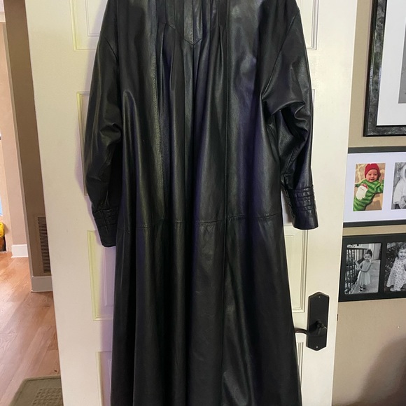 Maxi Length soft Leather Coat - Picture 8 of 8